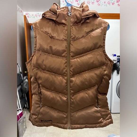 Women’s Columbia Vest - Picture 1 of 7